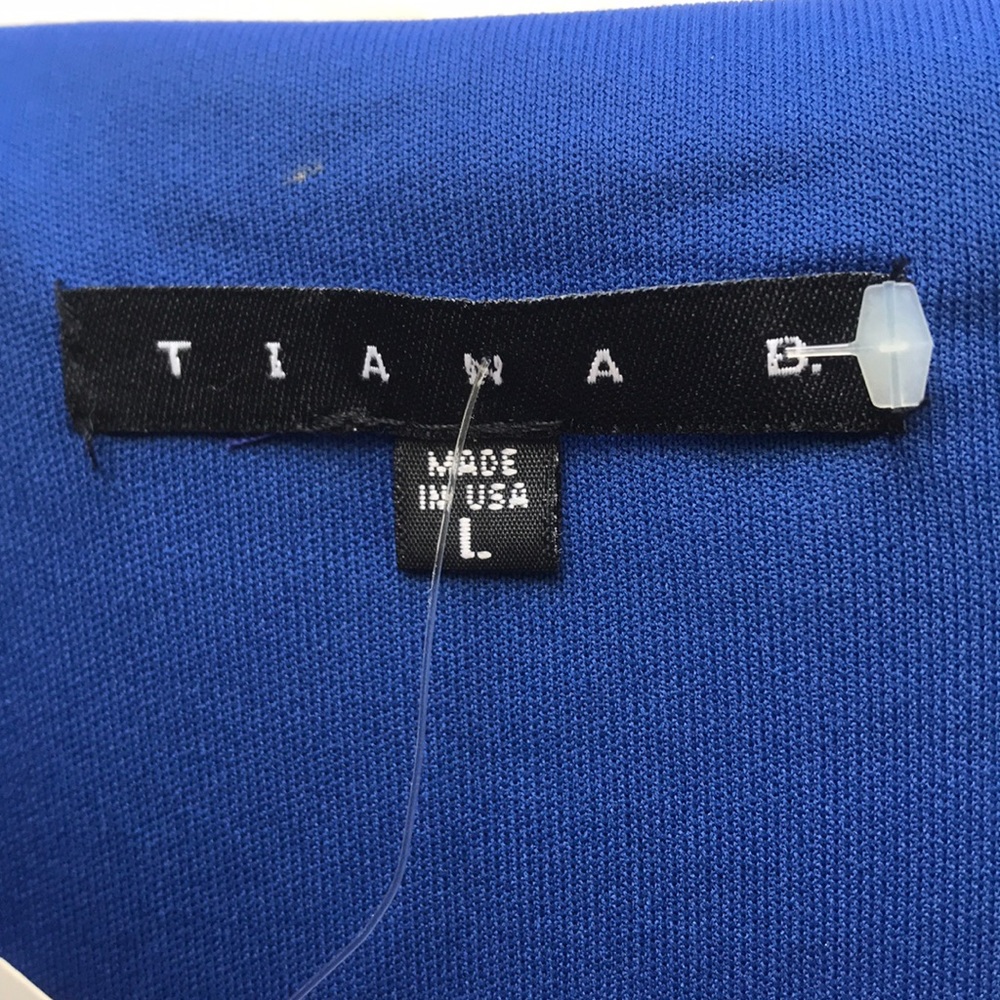 TIANA MAXI DRESS - Picture 8 of 9